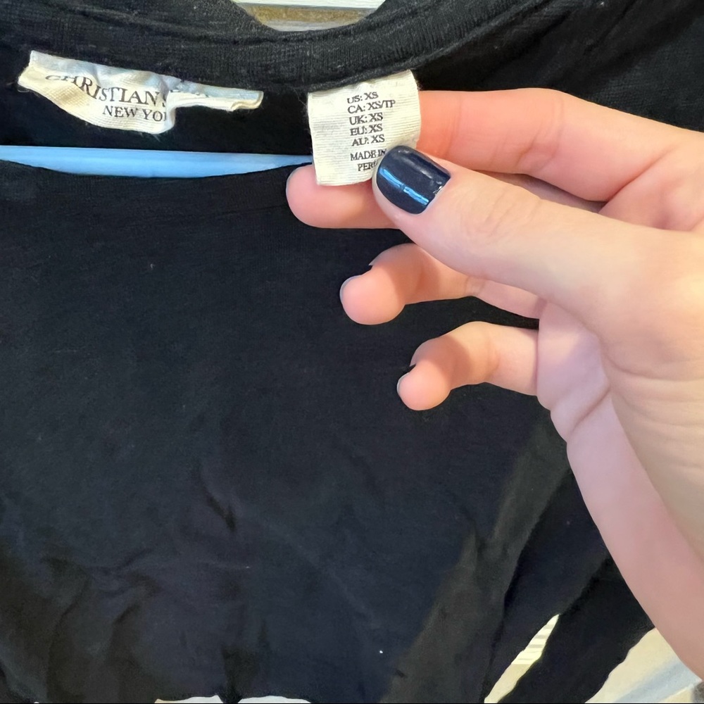 Basic Black Longsleeve - Picture 3 of 4